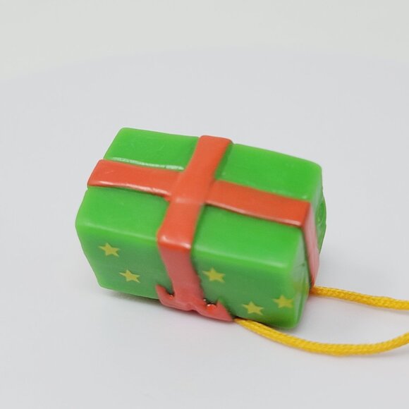 Winnie The Pooh Peek-A-Pooh Present Pooh Phone Charm Xmas Series #10 - Picture 3 of 3